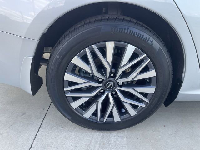 Used 2023 Nissan Altima 2.5 SV w/ SV Premium Package image 32