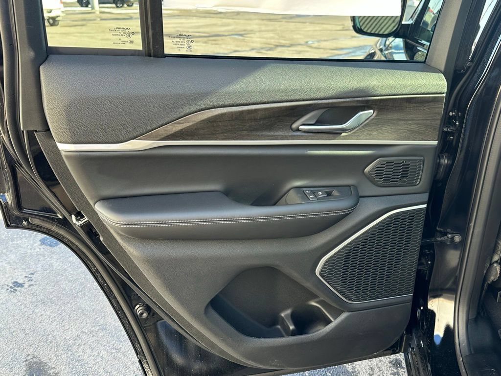 New 2026 Jeep Grand Cherokee Limited AWD/4WD image 15