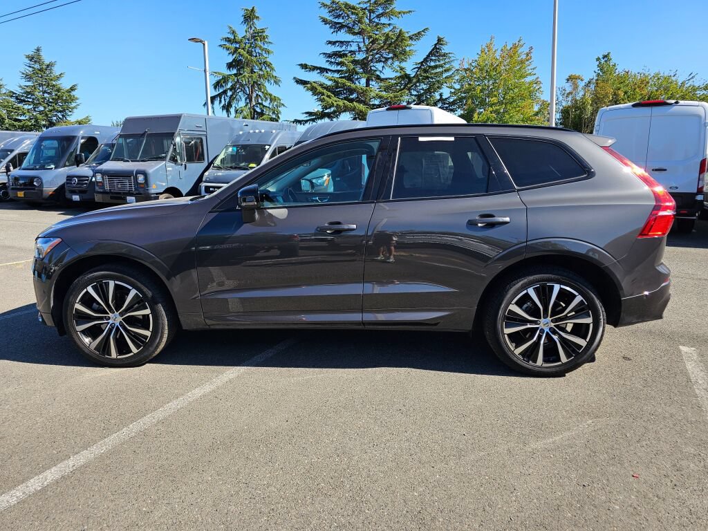 Used 2023 Volvo XC60 B5 Plus w/ Climate Package AWD/4WD image 8