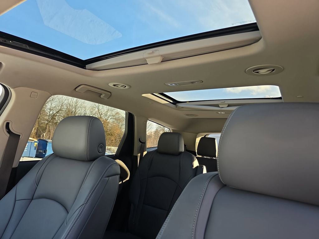 Used 2021 Buick Enclave Essence image 32