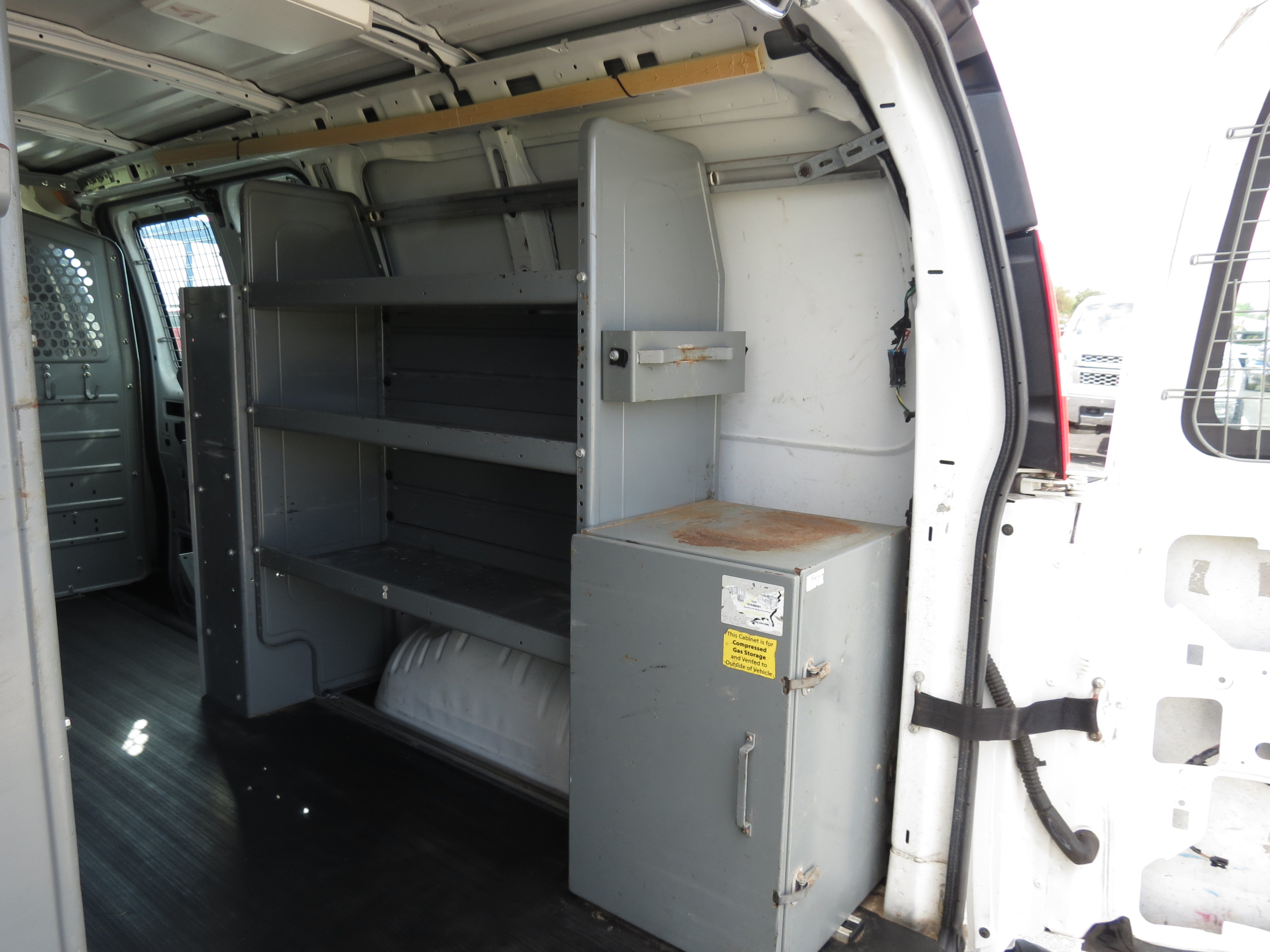 Used 2014 Chevrolet Express 2500 RWD image 28