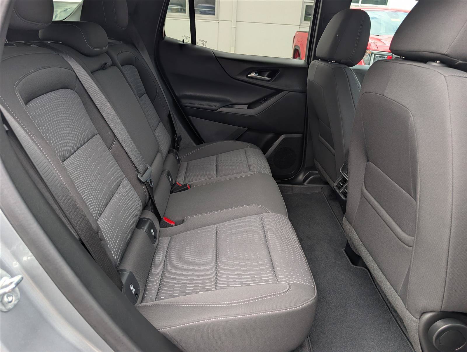 Used 2025 Chevrolet Equinox LT AWD/4WD image 12