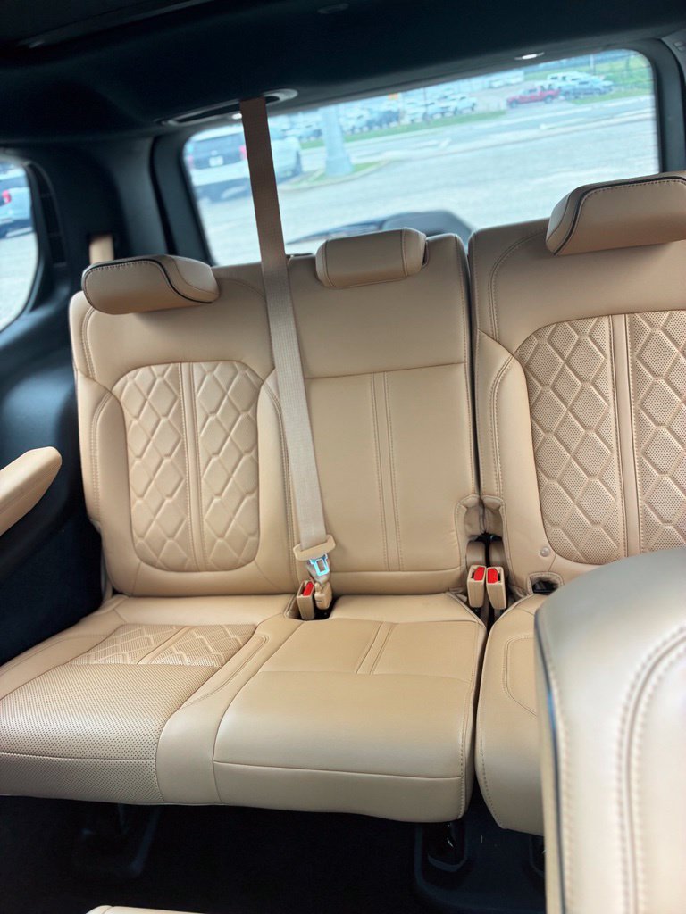 Used 2023 Jeep Grand Wagoneer Series III w/ Rear Seat Video Group 1 AWD/4WD image 8