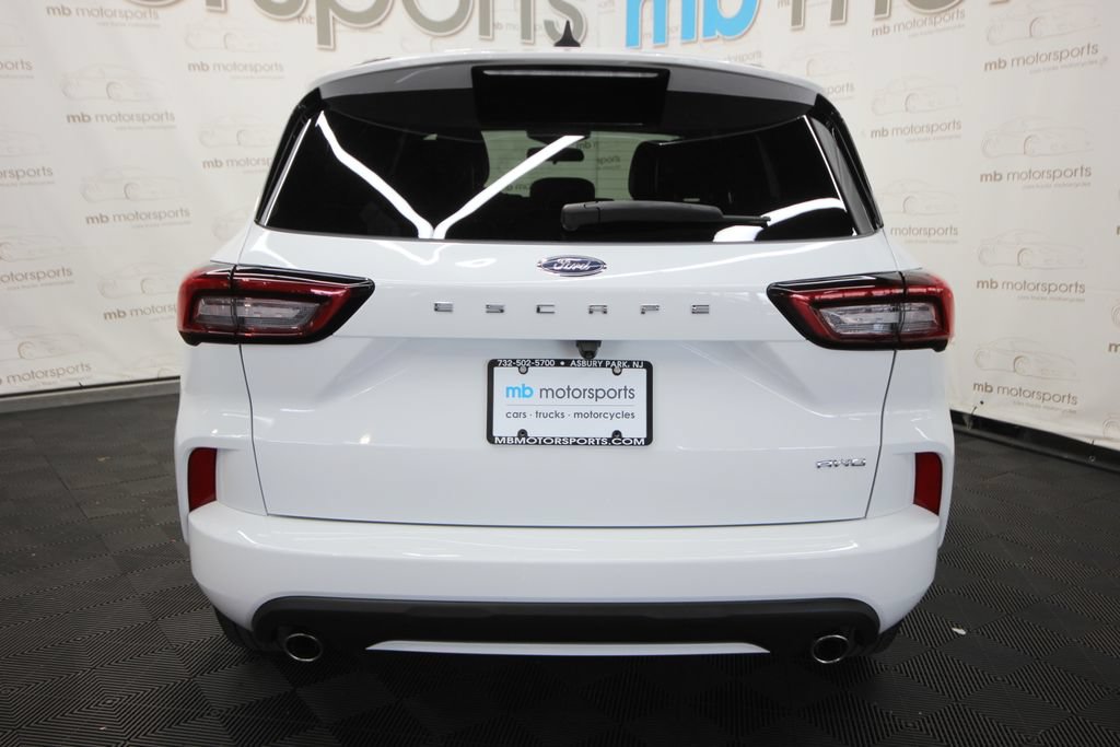 Used 2023 Ford Escape ST-Line AWD/4WD image 5