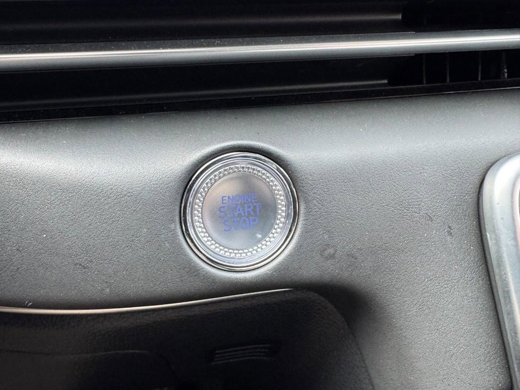 Certified 2025 Genesis GV80 2.5T Prestige image 25