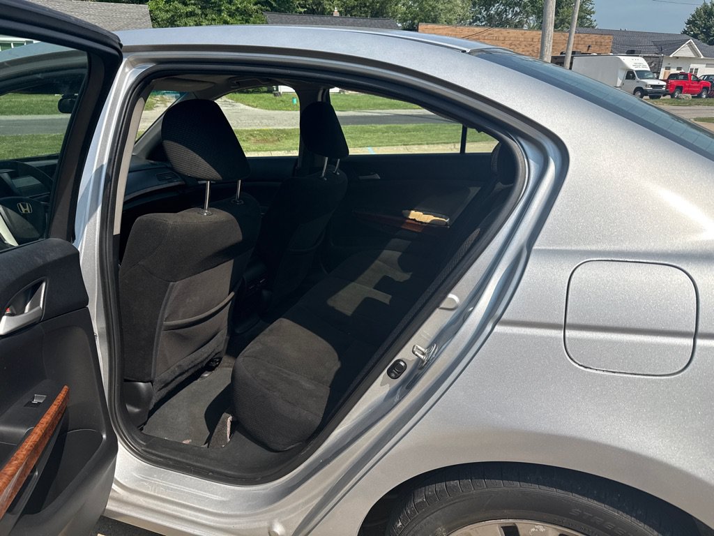 Used 2011 Honda Accord EX image 12