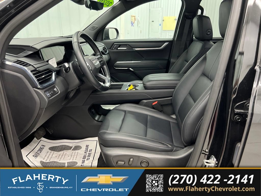 Used 2026 GMC Acadia Elevation w/ Elevation Premium Package FWD image 9