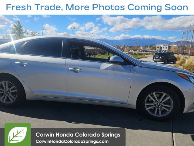 Used 2016 Hyundai Sonata SE FWD image 2