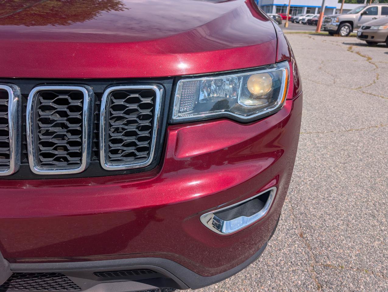 Used 2021 Jeep Grand Cherokee Laredo AWD/4WD image 11