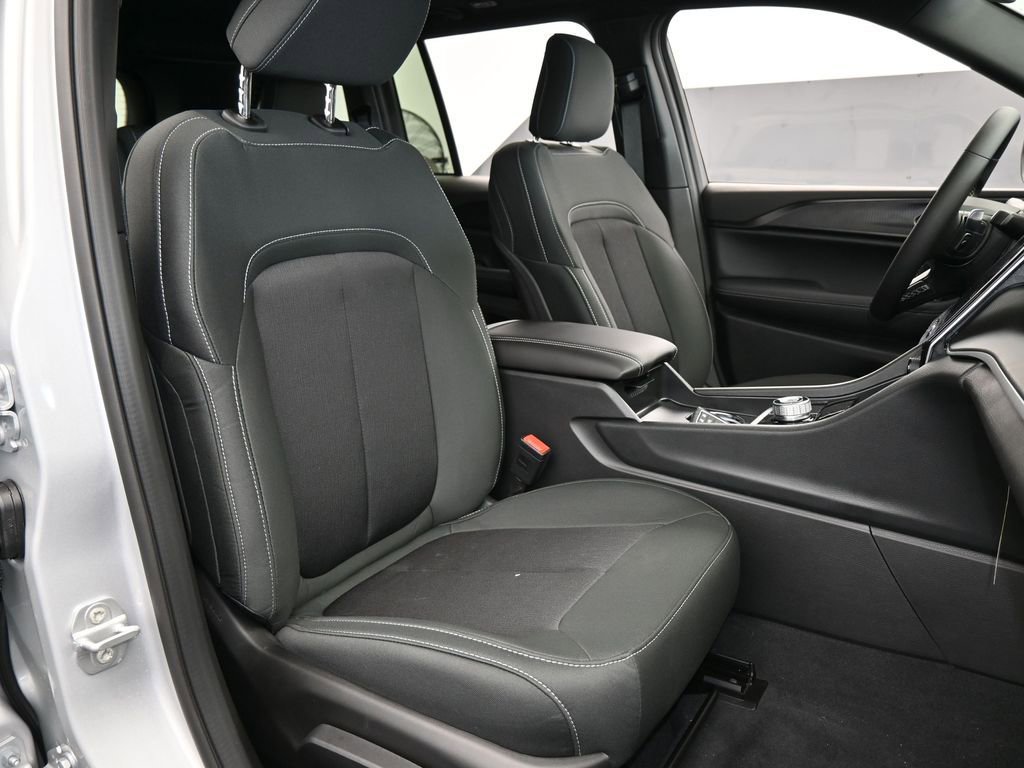 New 2026 Jeep Grand Cherokee Laredo X image 36