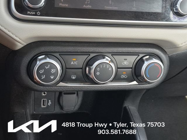 Used 2022 Nissan Versa SV FWD image 31