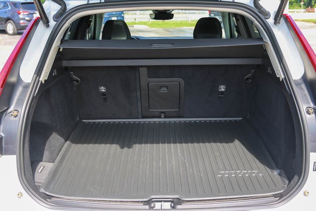 Used 2023 Volvo XC60 B5 Plus w/ Climate Package image 9