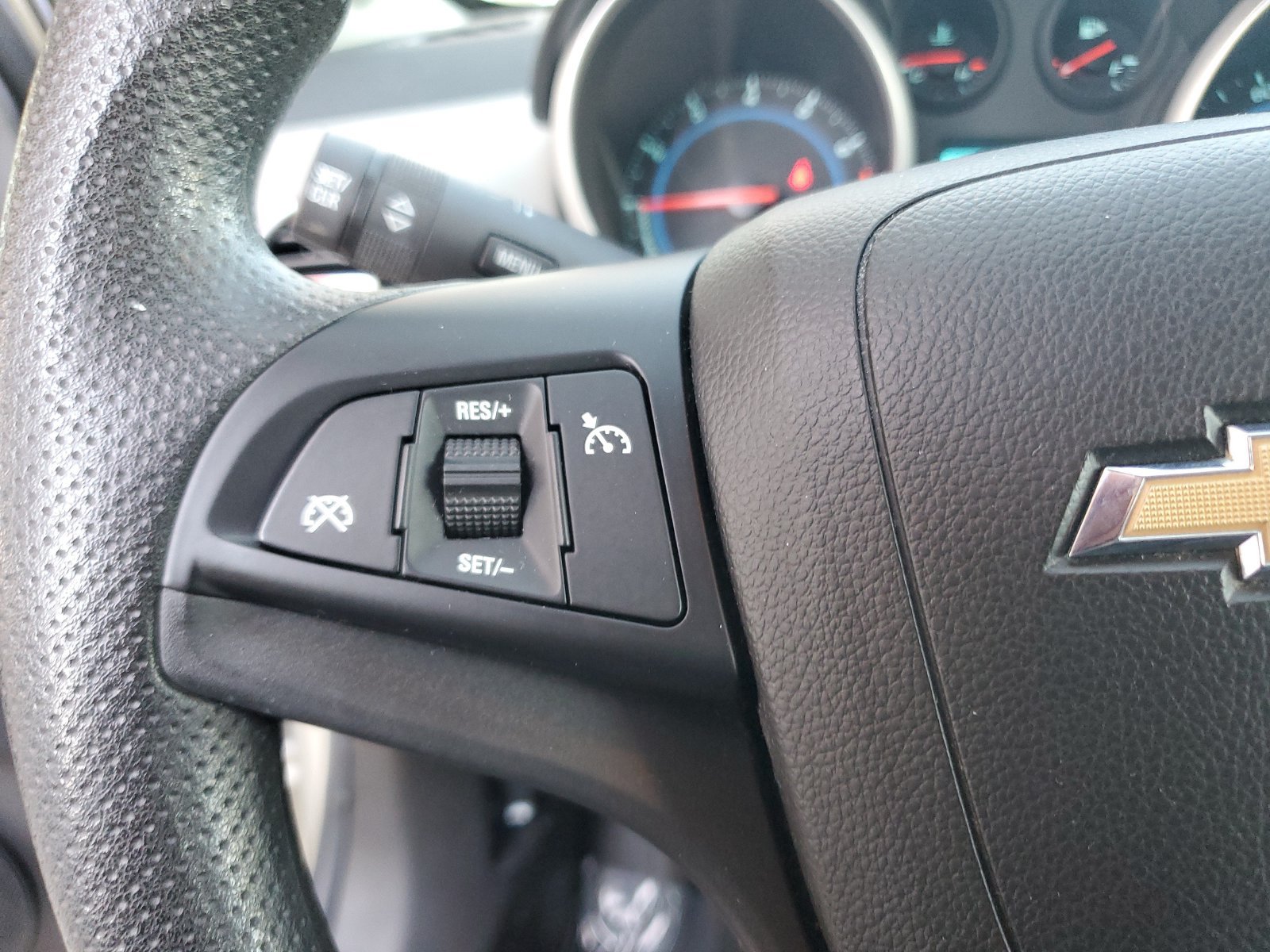 Used 2014 Chevrolet Cruze LS FWD image 21