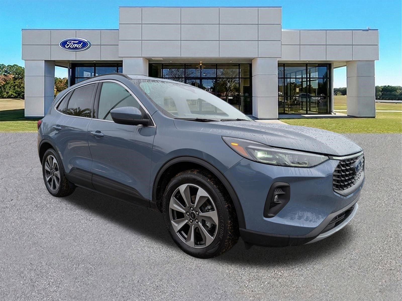 Certified 2025 Ford Escape Platinum image 2