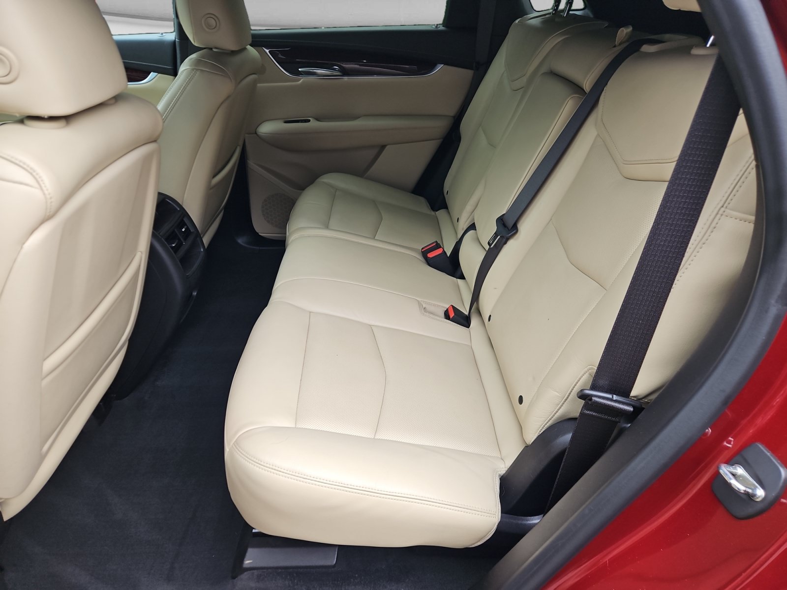 Used 2017 Cadillac XT5 Luxury w/ Driver Awareness Package FWD image 14