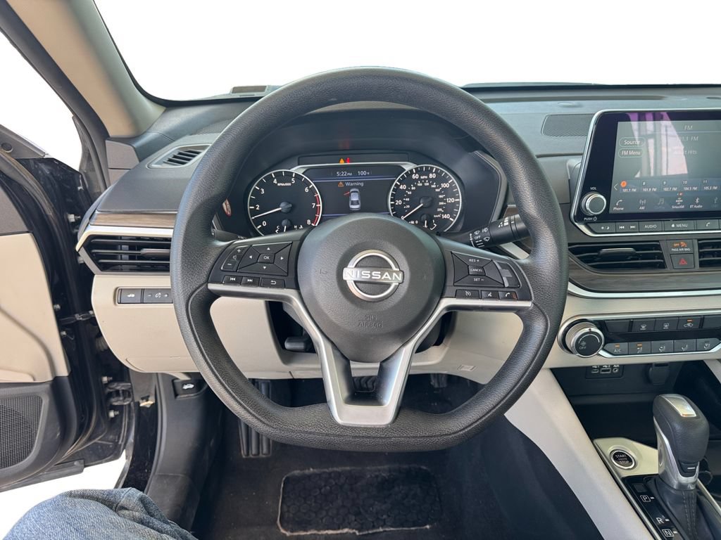 Used 2024 Nissan Altima 2.5 SV FWD image 13