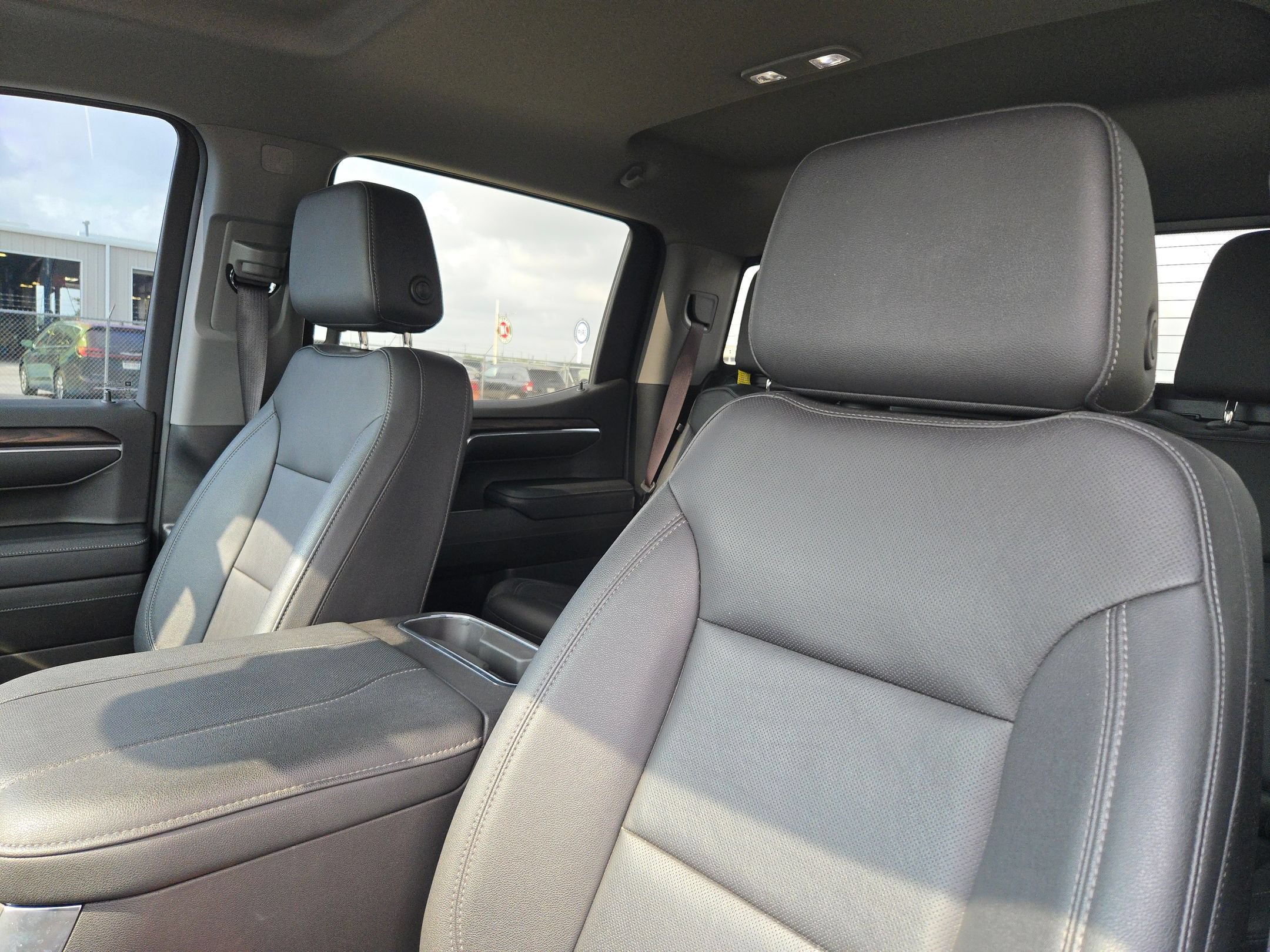 Used 2024 GMC Sierra 1500 SLT RWD image 9