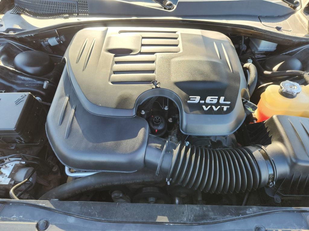 Used 2022 Chrysler 300 Touring w/ Sport Appearance Package image 34