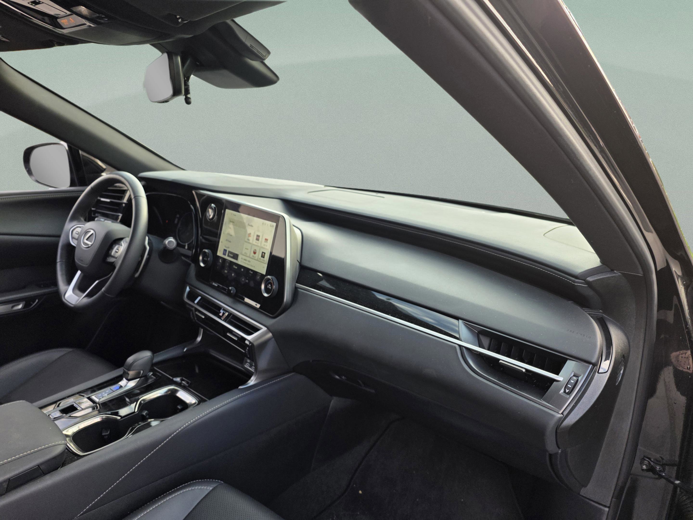 Used 2024 Lexus RX 350 FWD w/ Technology Package image 27