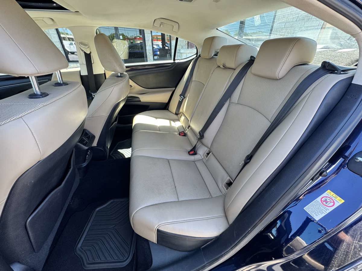 Used 2019 Lexus ES 350 image 6