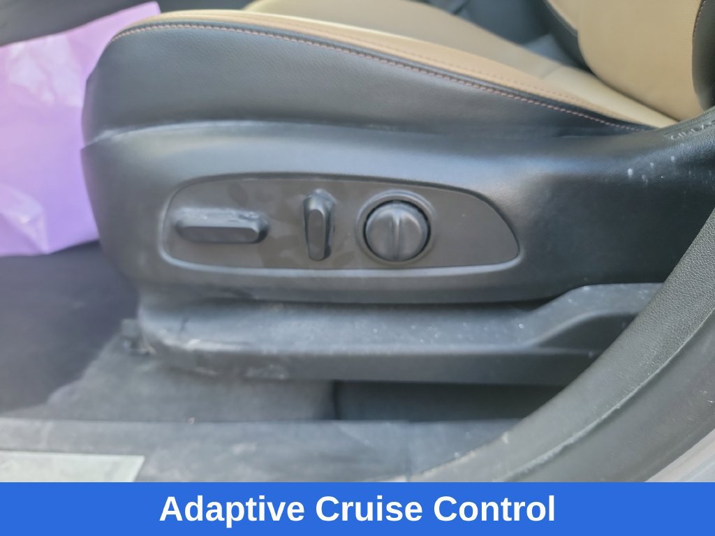 Used 2023 Chevrolet Equinox Premier AWD/4WD image 18