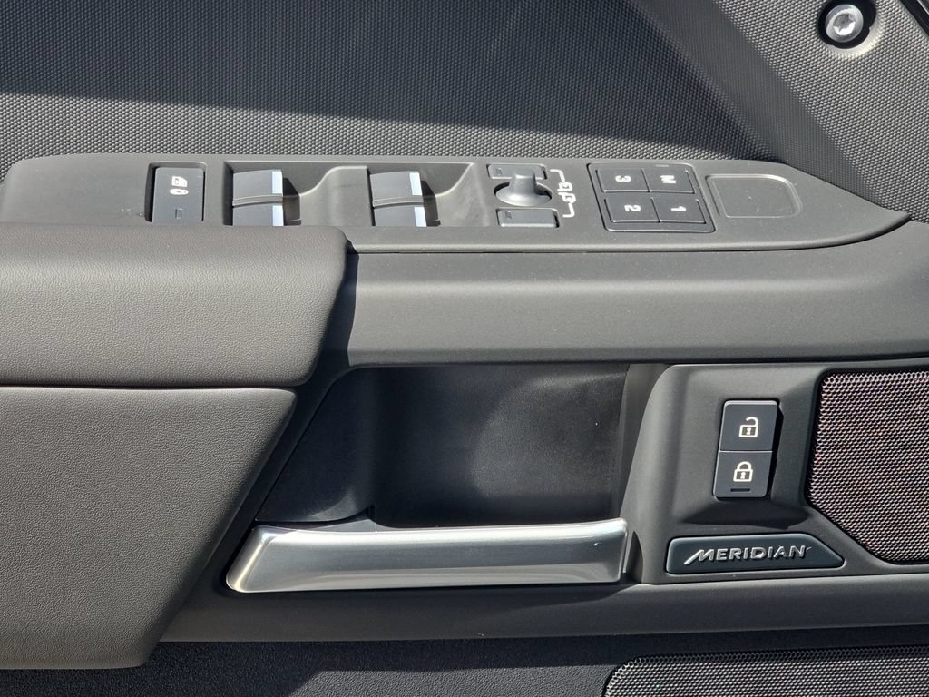 New 2026 Land Rover Defender 110 S AWD/4WD image 28