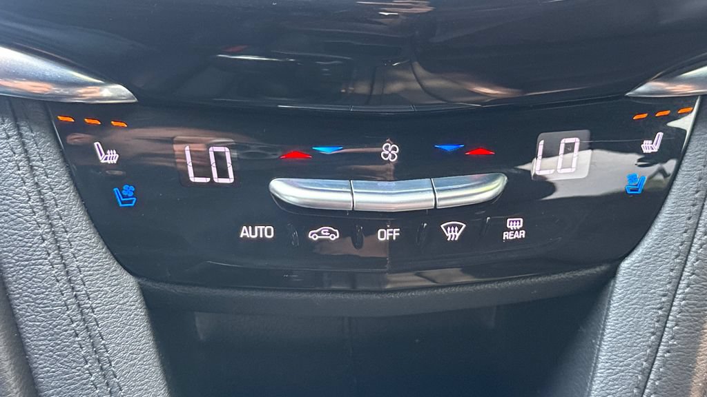 Used 2020 Cadillac XT6 Premium Luxury AWD/4WD image 34
