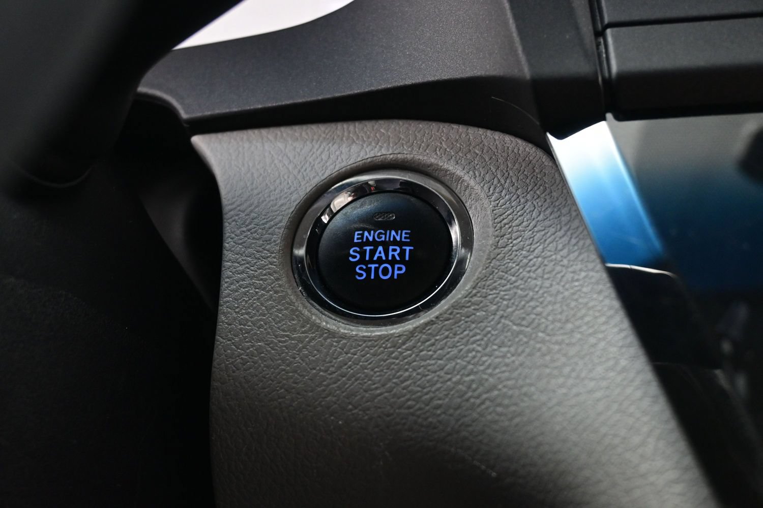 Used 2017 Toyota Sienna XLE w/ XLE Navigation Package FWD image 25