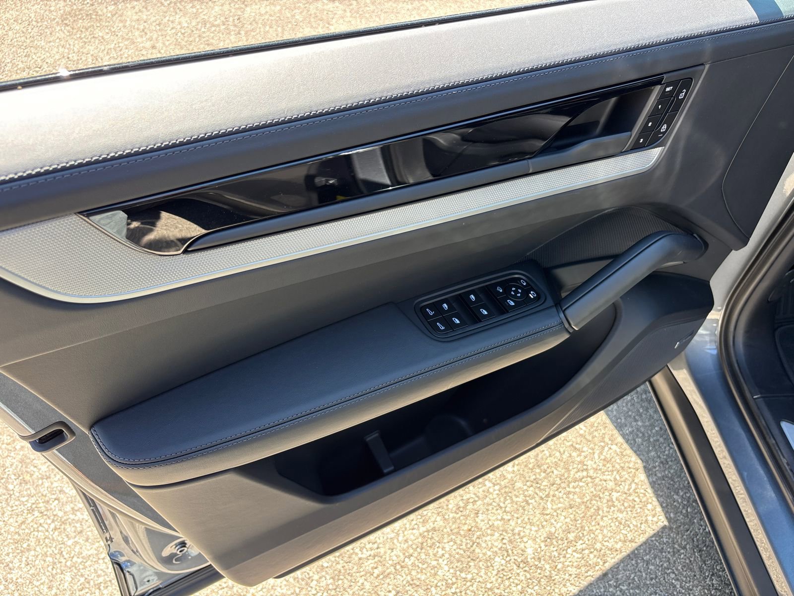 New 2026 Porsche Cayenne AWD/4WD image 18