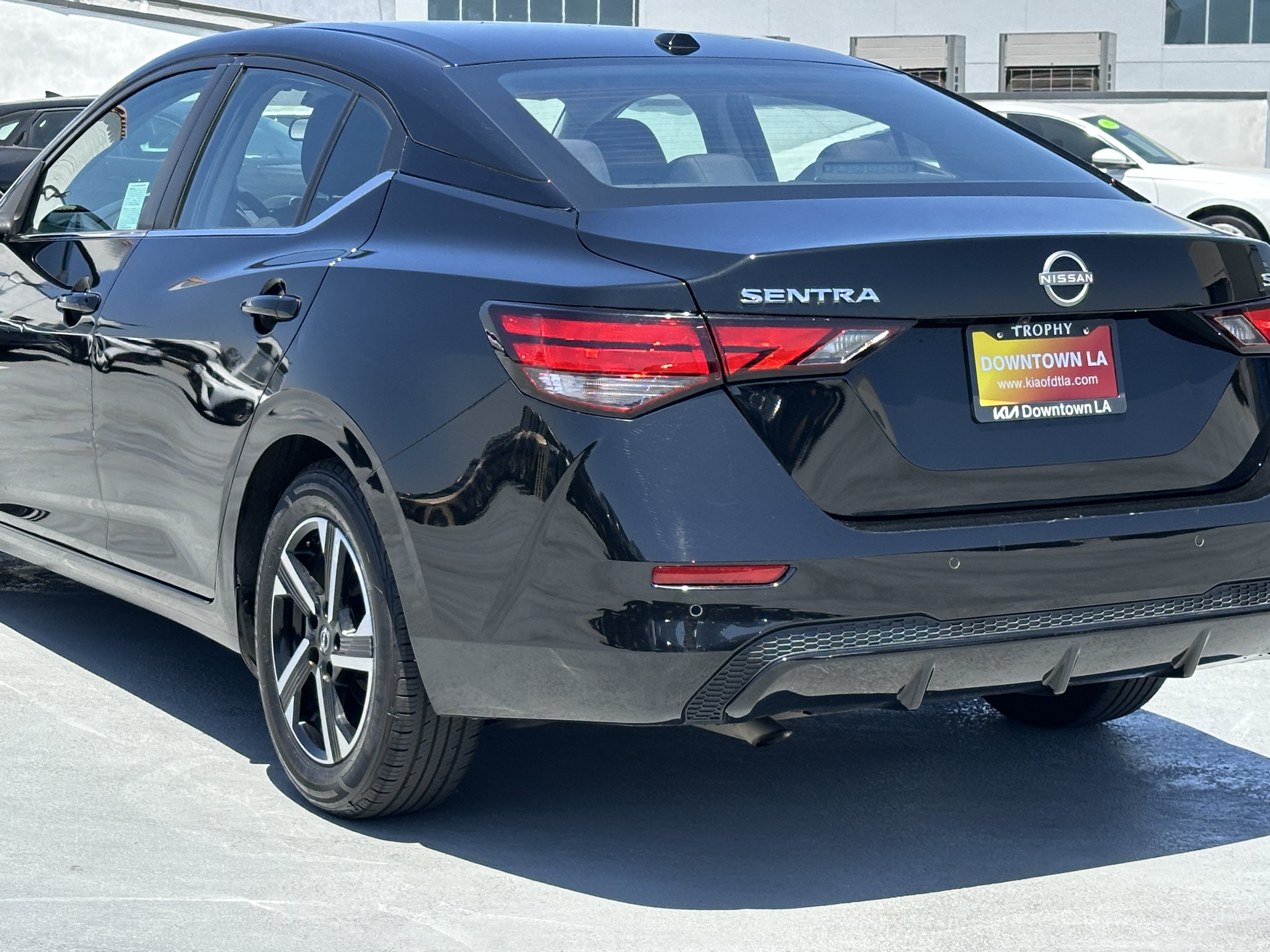 Used 2024 Nissan Sentra SV FWD image 5