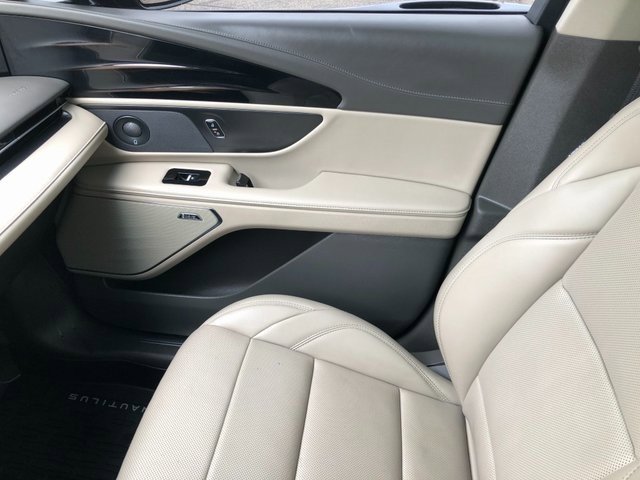 Used 2024 Lincoln Nautilus Premier w/ Equipment Group 102A image 14