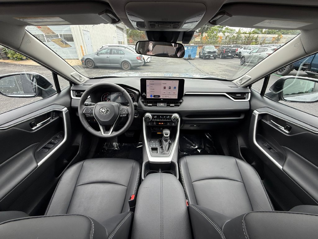 Used 2025 Toyota RAV4 XLE Premium AWD/4WD image 21