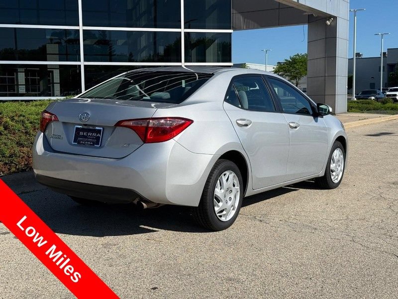 Used 2017 Toyota Corolla LE w/ Carpet Mat Package (TMS) FWD image 3