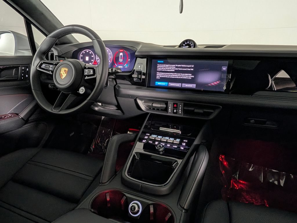Certified 2025 Porsche Cayenne GTS AWD/4WD image 22