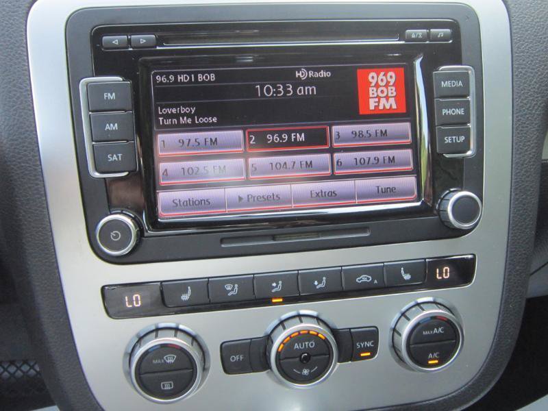 Used 2013 Volkswagen Eos Komfort FWD image 25