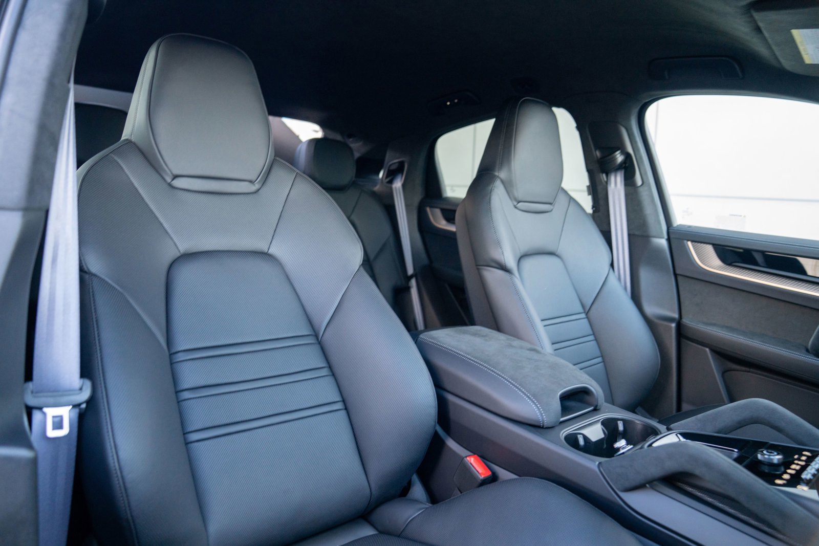 New 2026 Porsche Cayenne Turbo GT image 24