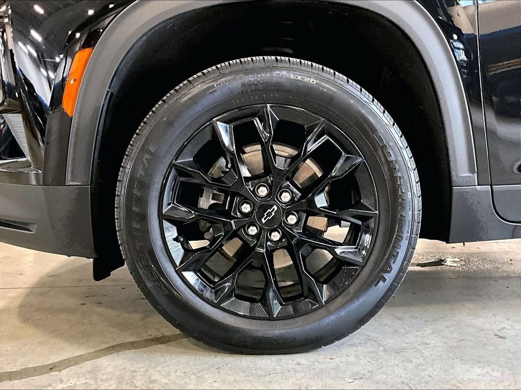 Used 2024 Chevrolet Traverse LT w/ Midnight/Sport Edition FWD image 7