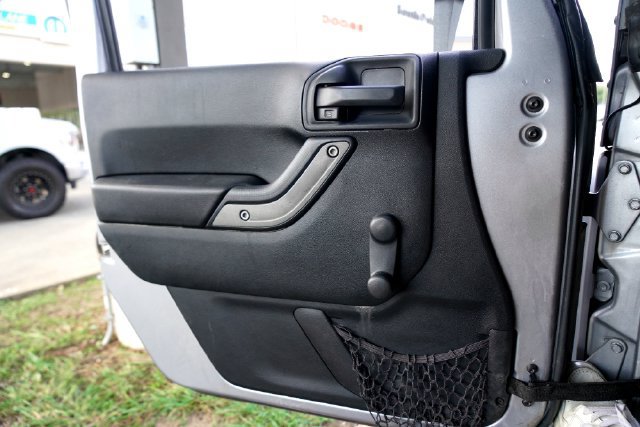 Used 2017 Jeep Wrangler Sport AWD/4WD image 21