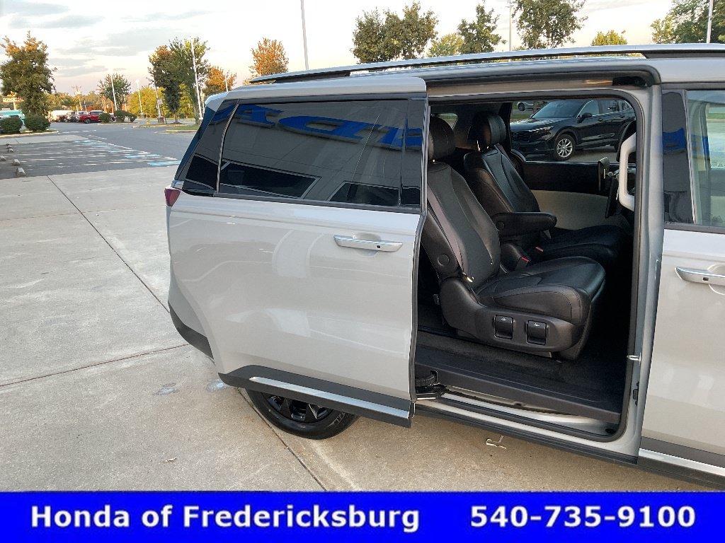 Used 2023 Kia Carnival SX Prestige FWD image 21