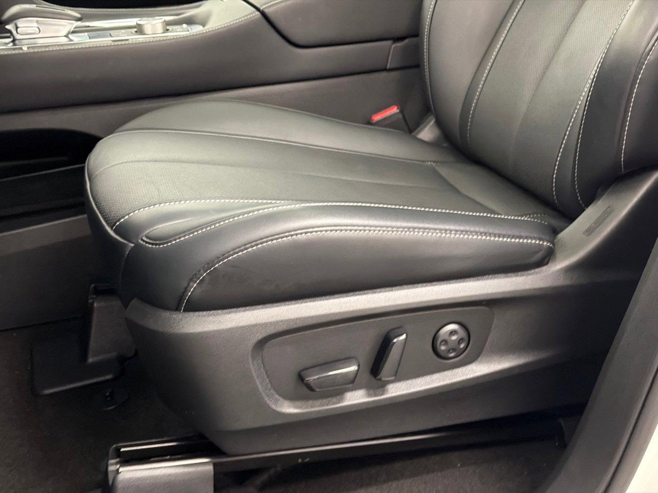 Used 2023 INFINITI QX60 Pure image 16