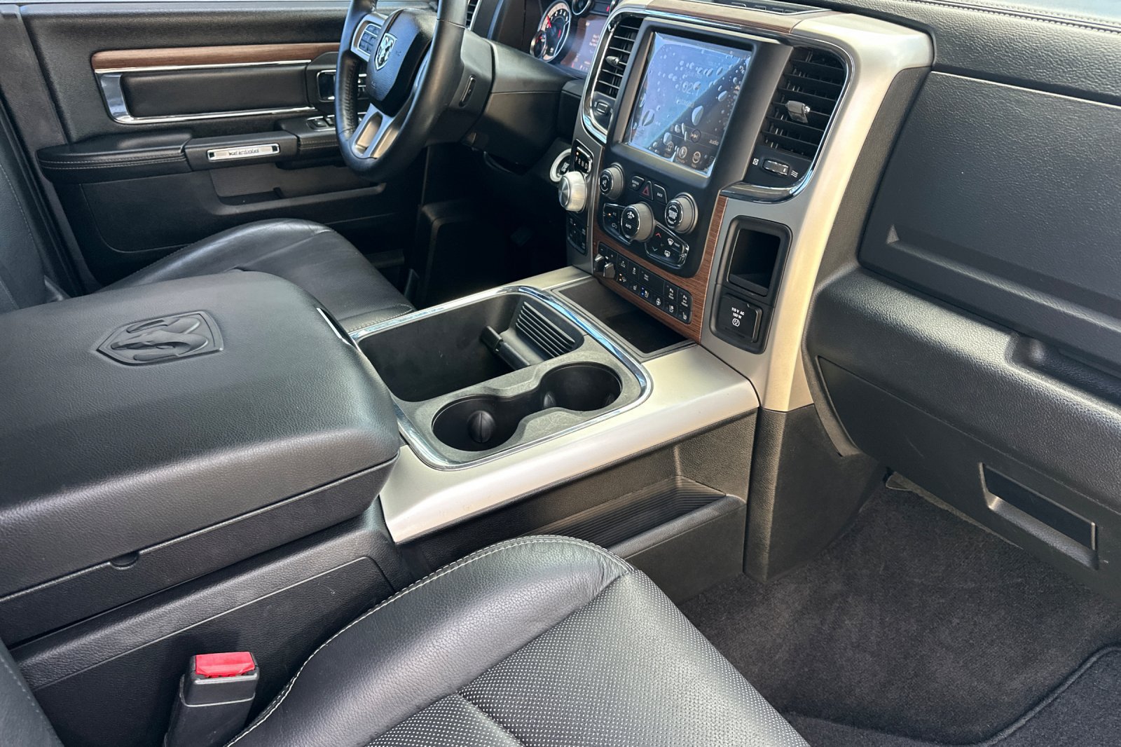 Used 2015 RAM 1500 Laramie w/ Convenience Group AWD/4WD image 15
