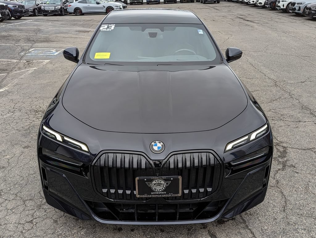 Used 2023 BMW 760i xDrive AWD/4WD image 3