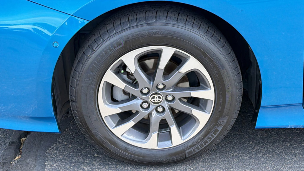 Used 2022 Toyota Prius XLE w/ Advanced Technology Package FWD image 9
