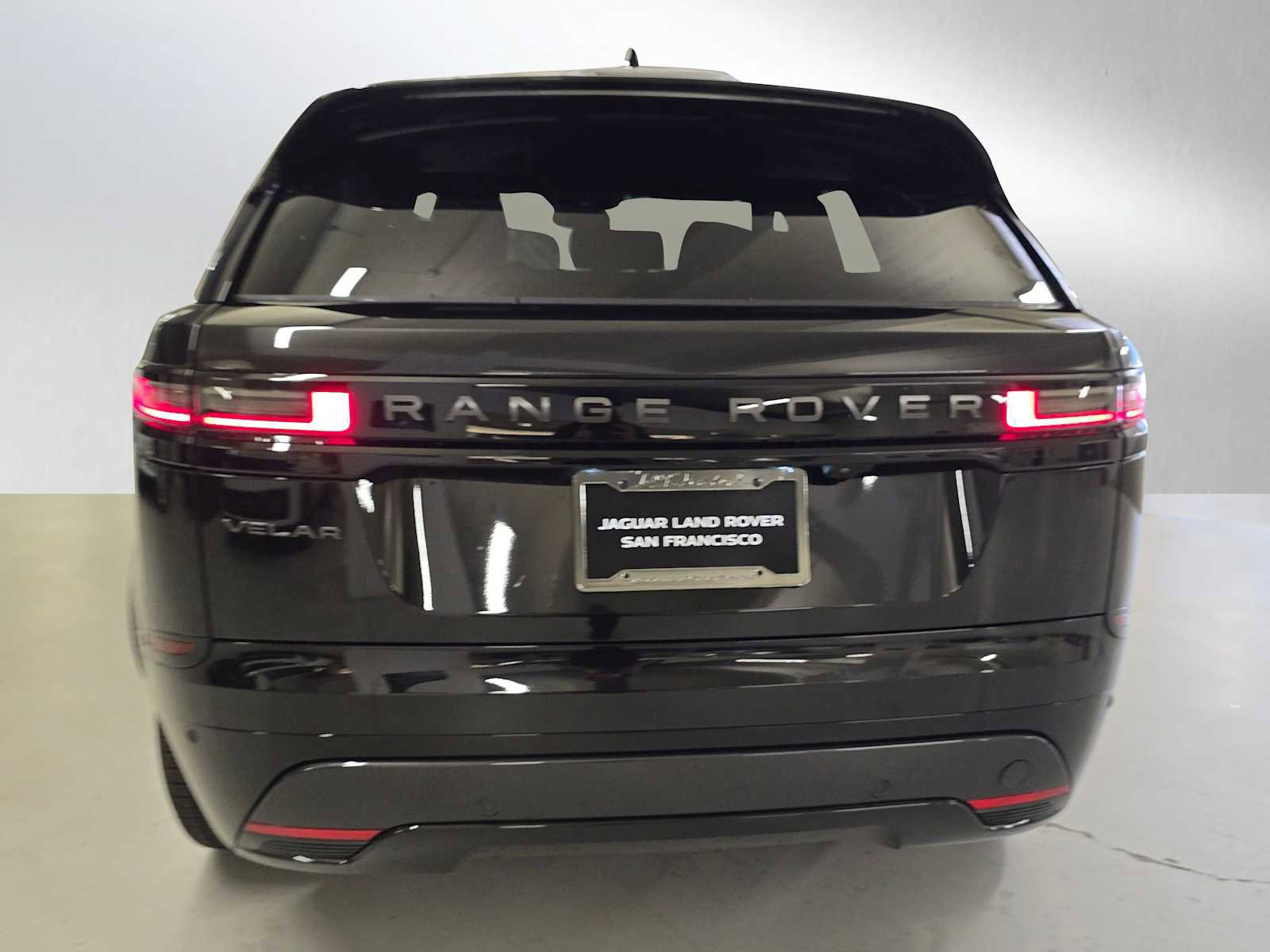 New 2026 Land Rover Range Rover Velar Dynamic SE image 4