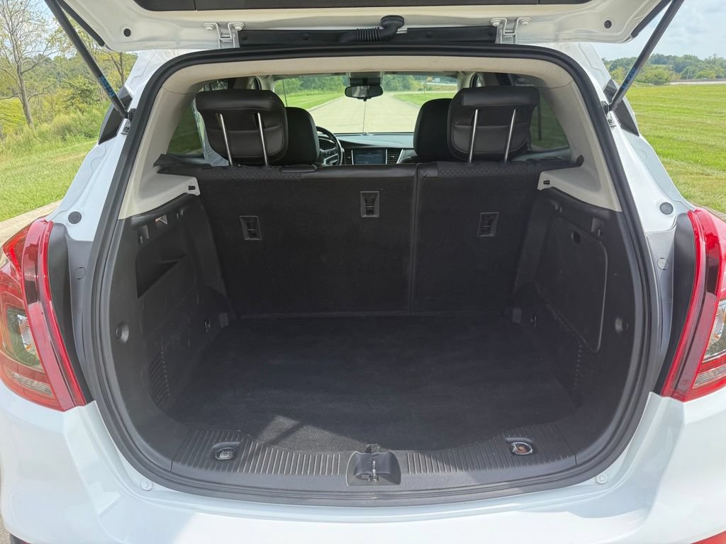 Used 2021 Buick Encore Preferred AWD/4WD image 7