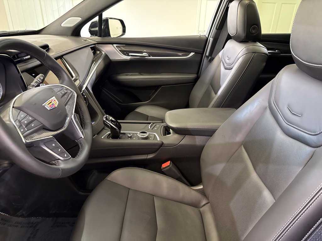 Used 2026 Cadillac XT5 Sportv w/ LPO, Floor Liner Package AWD/4WD image 17