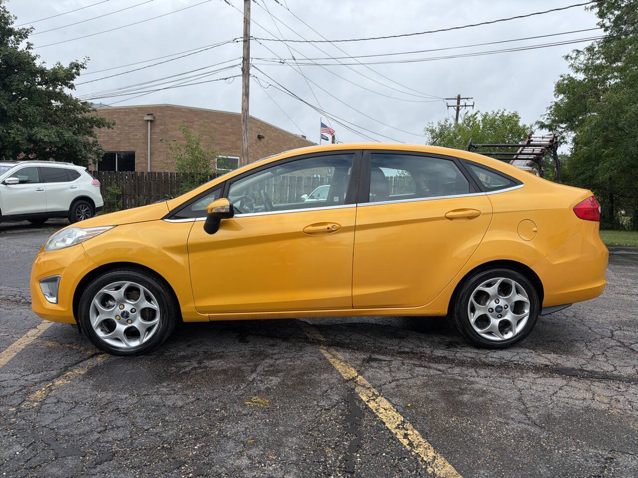 Used 2011 Ford Fiesta SEL w/ 301A Rapid Spec Order Code FWD image 3