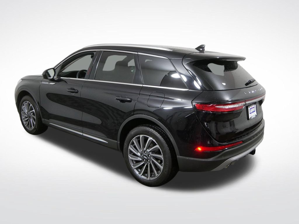 Used 2023 Lincoln Corsair Reserve w/ Towing Package AWD/4WD image 6