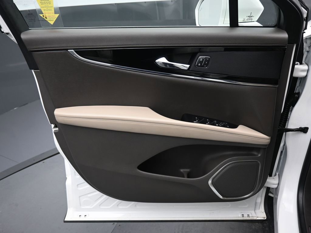 Used 2022 Lincoln Nautilus AWD w/ Premium Package image 9