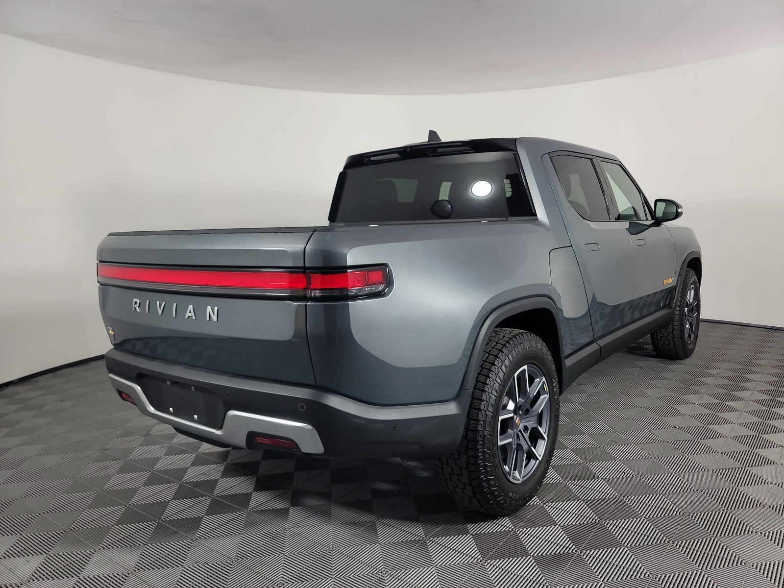 Used 2022 Rivian R1T Adventure AWD/4WD image 5